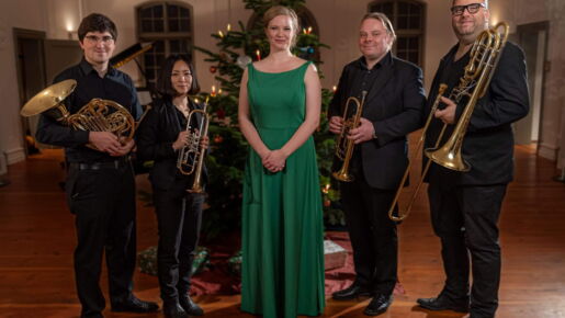 Die Sopranistin Signe Ravn Heiberg und ein Bläserquartett haben für die Eutiner Festspiele das Weihnachtslied „Stille Nacht, heilige Nacht“ aufgenommen. Foto: EF/Höppner